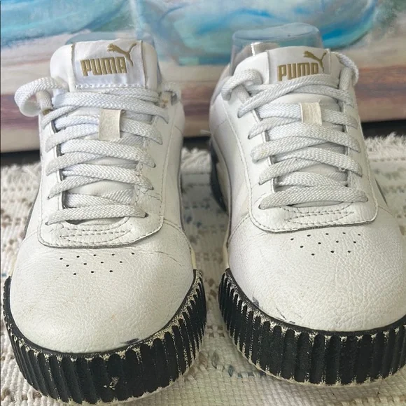 Puma | Shoes | Puma White Sneakers With Black Accents | Poshmark display picture 1